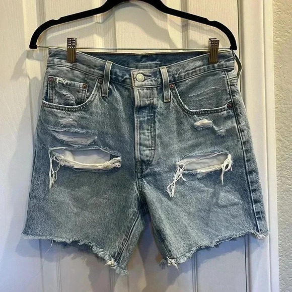 Levis 501 Women’s Cut Off Jeans Shorts Distressed Button Fly Sz 28 Light Wash 5” - Picture 1 of 11